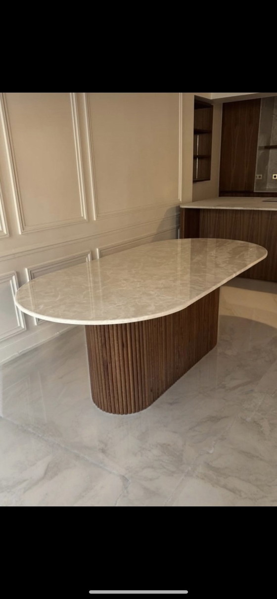 Image 1 of Eettafel van marmer en hout