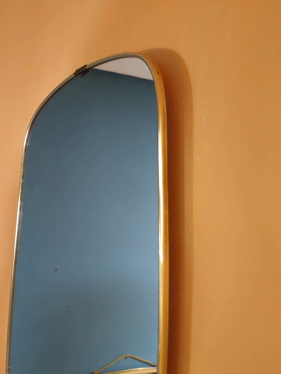 Image 1 of Miroir vintage mural en laiton