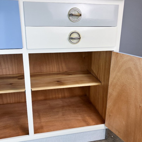 Image 1 of Keukenkastjes, pastelblauw en lichtgrijs, jaren 60, meubilair uit het midden van de vorige eeuw