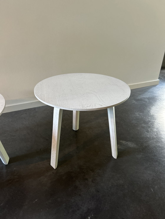Image 1 of 2 Witte Bijzettafels Van HAY
