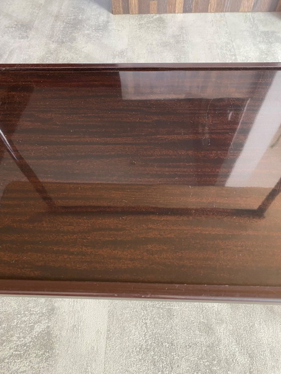 Image 1 of Meuble de télé à roulettes 2 plateaux formica marron 1960