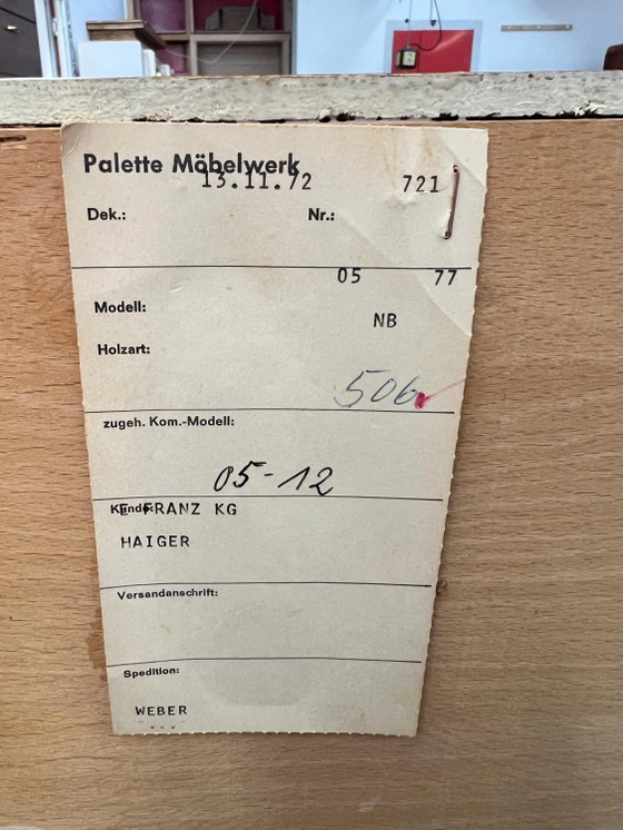Palette Möbelwerk - Deutsches Mid Century Highboard von 1972 mit Liefernachweis und Markenetikett. – Schmitt (photo 5 of 11)