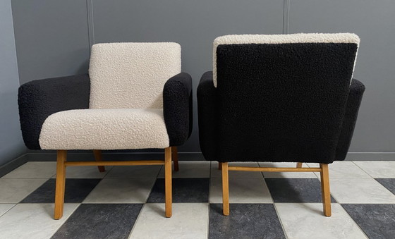 Image 1 of set black and White boucle lounge chairs 1960s