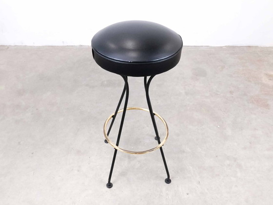 Image 1 of MBM French Set de 3 tabourets de bar 1950s Midcentury laiton et vinyle