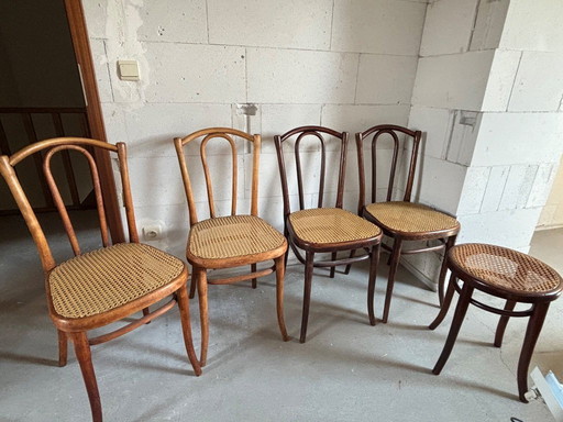 Set van 6 thonet stoelen + krukje