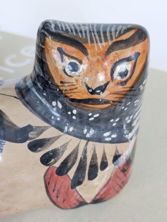 Statuetta vintage di gatto in ceramica Tonalá, Messico, dipinta a mano, arte popolare nei colori ocra e (photo 14 of 15)
