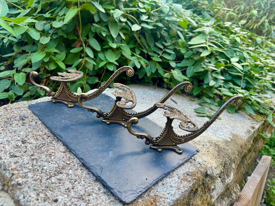 3 vintage baroque brass coat hooks Italy – Decorative Objects (photo 7 of 15)