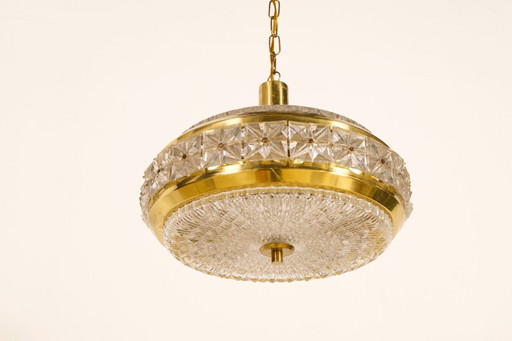 Lampe suspendue Vitrika 'Prizmpendel' en laiton et verre pressé