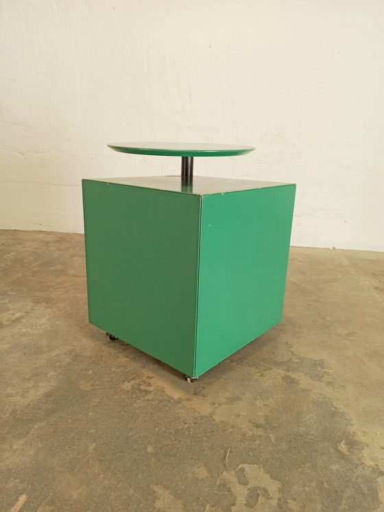 Image 1 of Vintage postmodern bijzettafeltje, groen