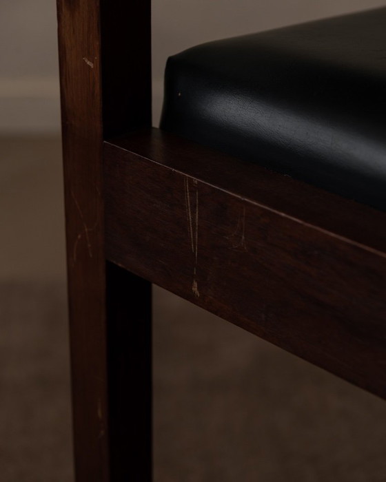 Image 1 of Vintage Houten Armstoel Met Zwart Kunstleer, Scandinavische Stijl