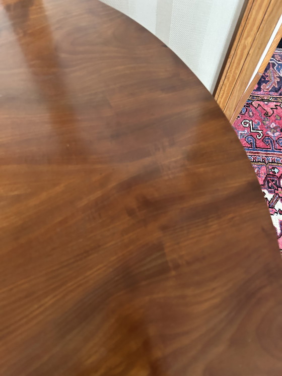 Image 1 of Table ancienne avec un beau piètement