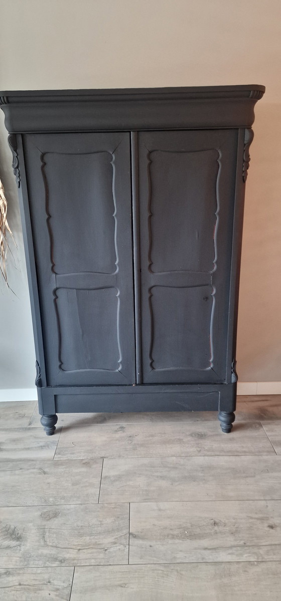Image 1 of Prachtige matzwarte brocante kast