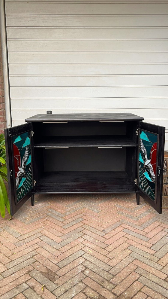 Image 1 of Unieke kast met glas-in-lood deuren en LED verlichting (drankkast/platenkast/boekenkast/tv-kast/dressoir/buffetkast/vitrinekast)