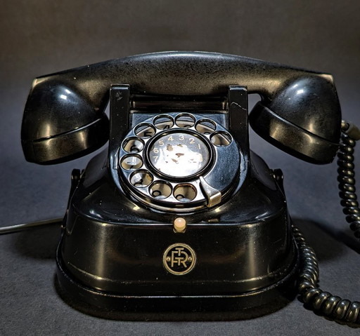 Oude RTT 56 A telefoon (België) 1956 - functioneel – decoratieve objecten, Metal, Plastic