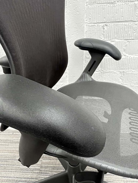 Image 1 of Herman Miller Mirra 2 Butterfly Bureaustoel