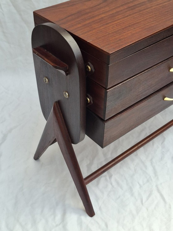 Beautiful Mid-Century Danish Design Sewing Cabinet (1950s/60s) – Storage cabinet, Wood (photo 9 of 21)