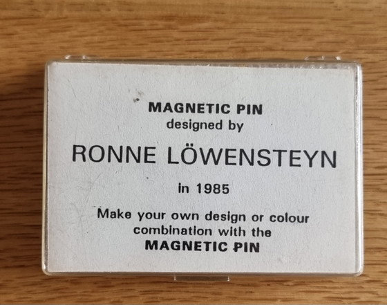 Design Broche Ronne Löwensteyn – Decoratieve objecten, Metal, Plastic (photo 2 of 7)
