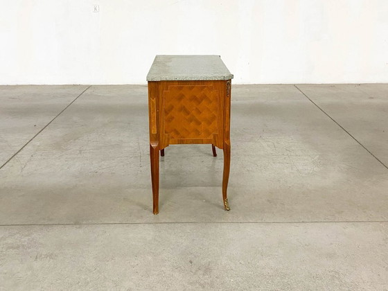 Image 1 of Arcón Gustaviano con tapa de mármol