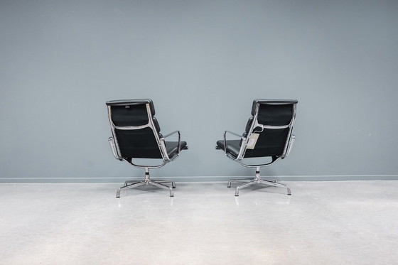 Image 1 of Sillón Eames EA216, 2 unidades