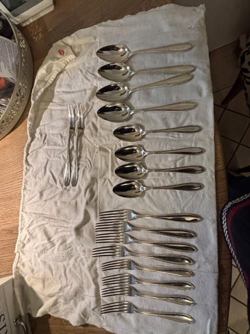 Cubiertos WMF plateados, punta de filete con borde perlado, 40 piezas y 42 piezas pequeñas para beber.