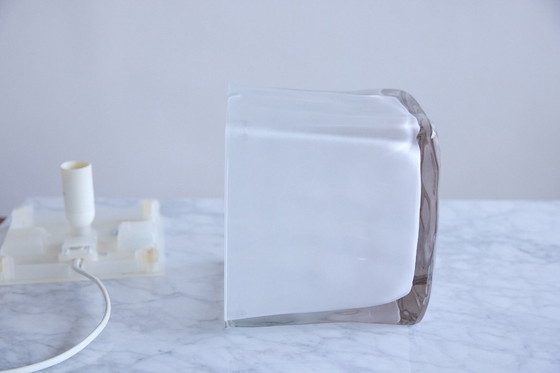 Image 1 of Icecube lamp Ikea