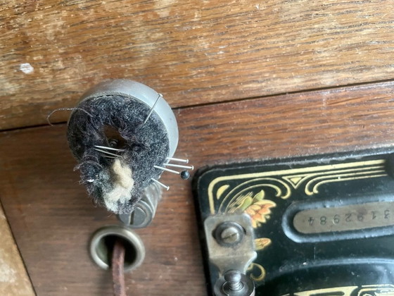 Image 1 of Art Nouveau naaimachine