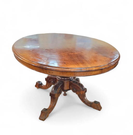 Oval Victorian tilt-top table
Breakfast table / 1840s