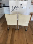 2 fauteuils Montis à roulettes beiges