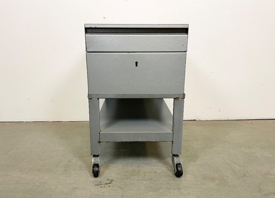 Image 1 of Grijze industriële trolley, jaren 60
