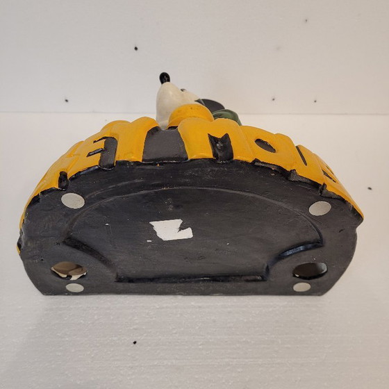 Image 1 of « Mickey Mouse dans son fauteuil de lecture », céramique, Démons &amp; Merveilles, vintage, années 90 – France