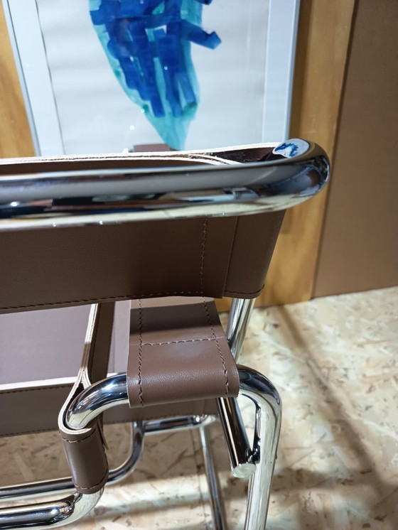 Image 1 of Poltrone Knoll Wassily B3 2 nuove/usate in pelle color noce di Marcel Breuer € 4.400