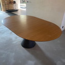 ARCO Eettafel met stenen voet