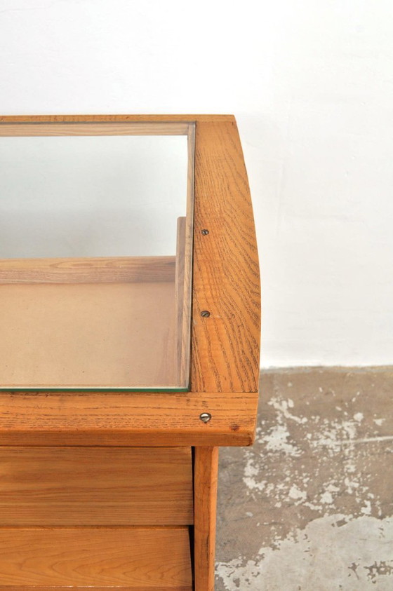 Image 1 of Vetrina/bancone da negozio in rovere stile Art Déco, anni '30