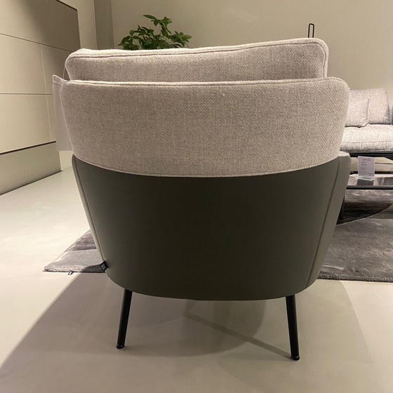 Image 1 of Poltrona Jon di Rolf Benz con pouf