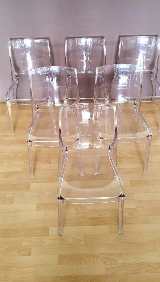 6 Romia "geformtes Polycarbonat" Stühle in perfektem Zustand