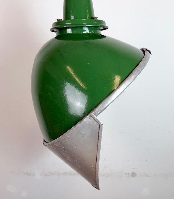 Image 1 of Grote industriële Britse groene emaille fabriekshanglamp van Benjamin, jaren 60