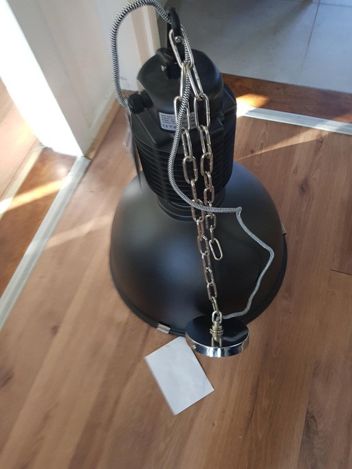 Lampe industrielle XL modèle noir Miomo