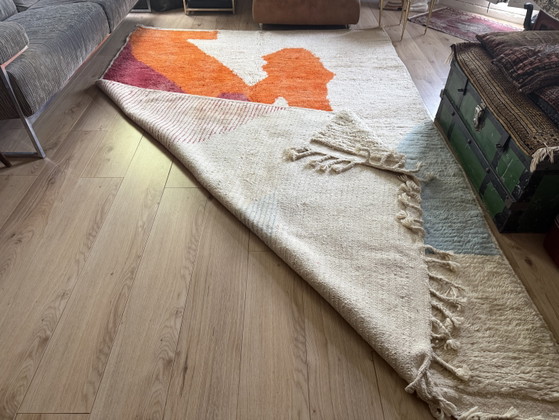 Image 1 of Abstracte Marokkaanse wollen mat 305 × 193 cm – Sculpturaal ontwerp