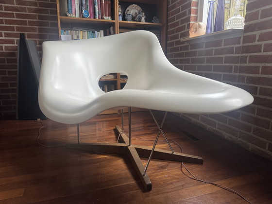 Image 1 of vitra la chaise