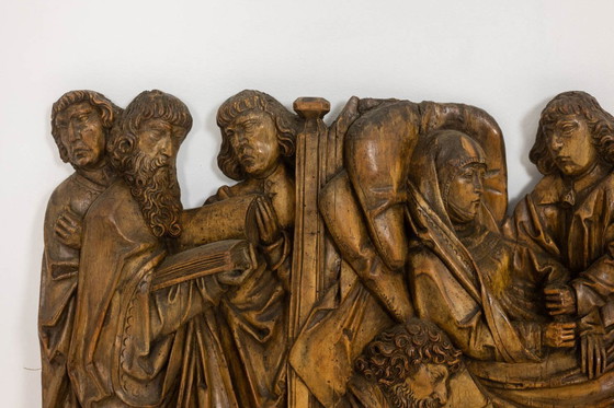 Image 1 of Retable rhénan, Dormition en bois sculpté en bas-relief, XIXe siècle