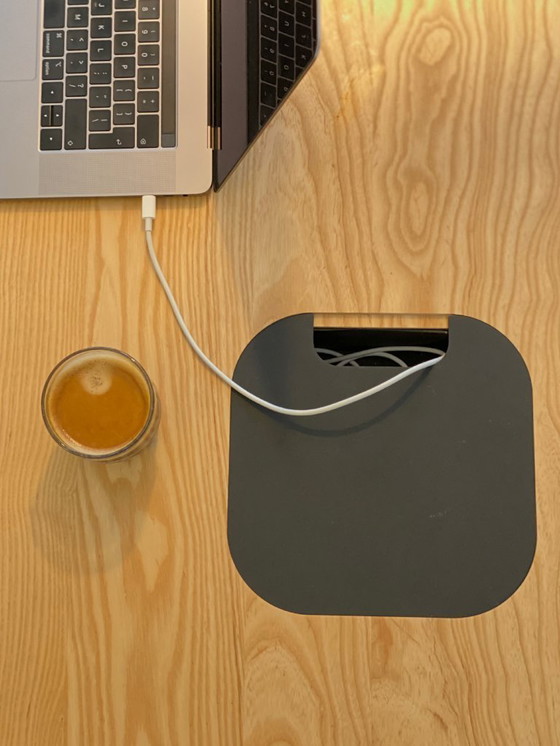 Image 1 of Table de type de Basten Leijh (Unique)