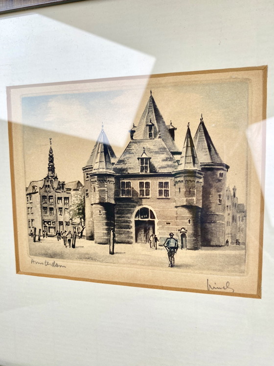 Image 1 of Petite impression d’art vintage de De Waag, Amsterdam / Nieuwmarkt dans un cadre vintage en bois - Œuvre d’art traditionnelle né