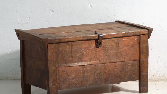 Antieke gesneden kist van grenenhout – Transsylvanië, circa 1900 – Opbergkast, Iron, Rustic (photo 3 of 40)