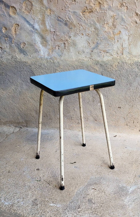 Tabouret Formica bleu – Vintage (photo 3 of 5)