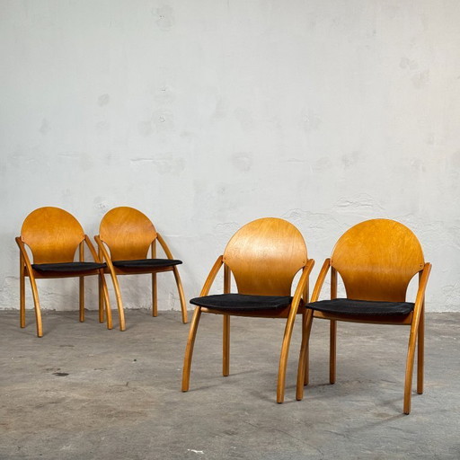 Juego de 4 sillas de comedor de madera curvada de Asko, Finlandia, 1995.