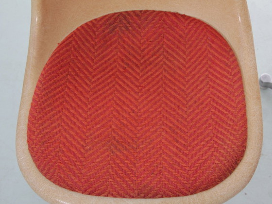 Image 1 of Suite aus 4 drehbaren Space Age-Stühlen. Bezug aus dem Original. Charles Eames - Herman Miller