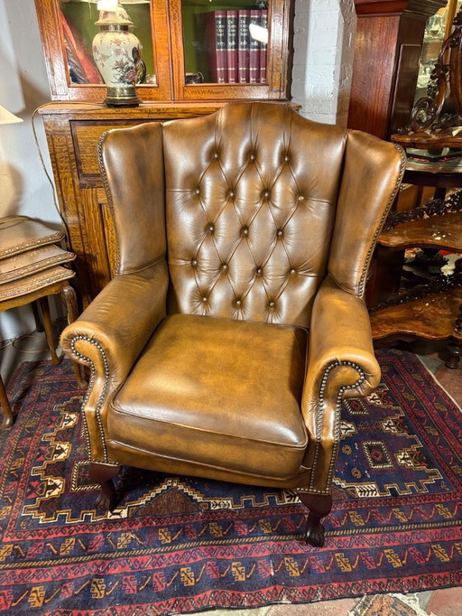 Vintage Leather Chesterfield Armchair – English Country House Style  Claw Feet • Deep Comfort • Timeless Classic  A beautiful vi
