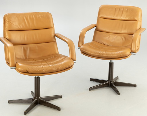 Paire de Fauteuils Pivotants de Geoffrey Harcourt