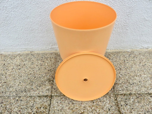bubu" stool by XO design by Philippe Starck, France.