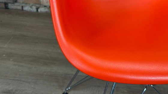 Vitra DAR – Oranger Kunststoff | Charles & Ray Eames – Sessel, Metal, Plastic (photo 12 of 15)